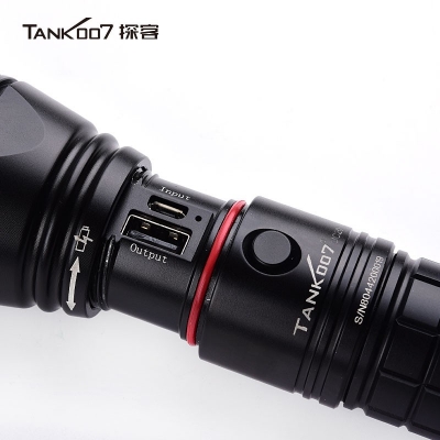 TANK007探客可充電執(zhí)勤，執(zhí)法，巡邏遠(yuǎn)射防水戶外超亮LED電筒UC20